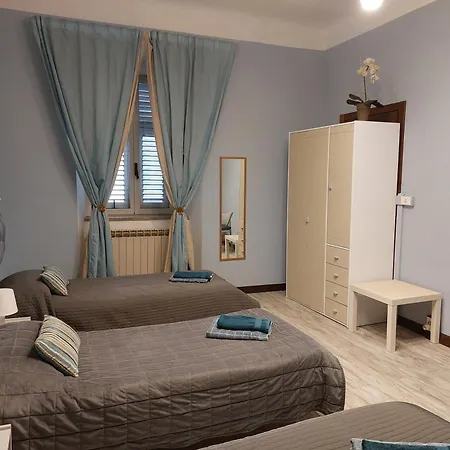 B&B Empire 1970 Trieste Chambre photo